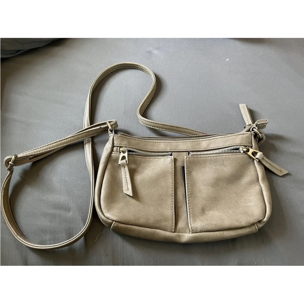 Maurices Gray Crossbody Bag Purse Used Pockets Zipper Adjustable Strap